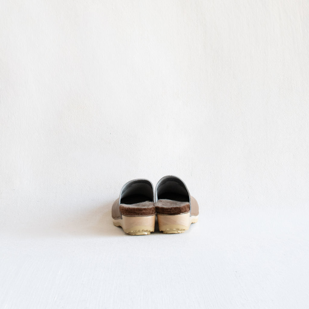 No.6 Contour Clog with Shearling on Flat Base - Khaki and Brown Brisa