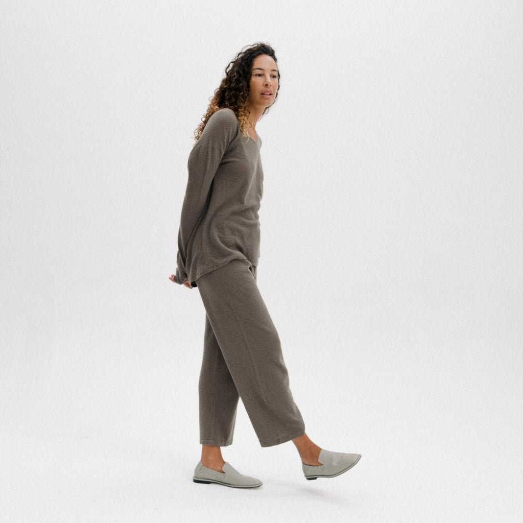 Crepe Capri Pants - Rock